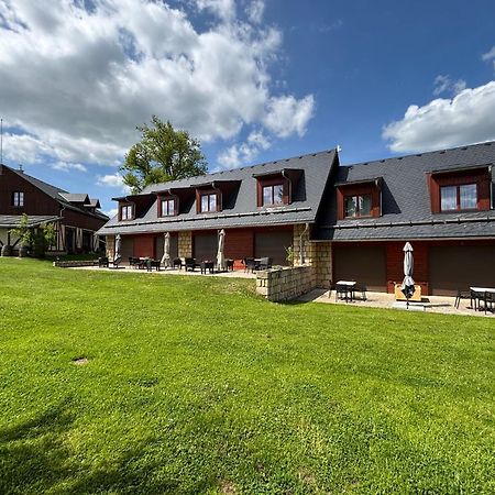 Отель Rezidence Pihel Нови-Бор Экстерьер фото